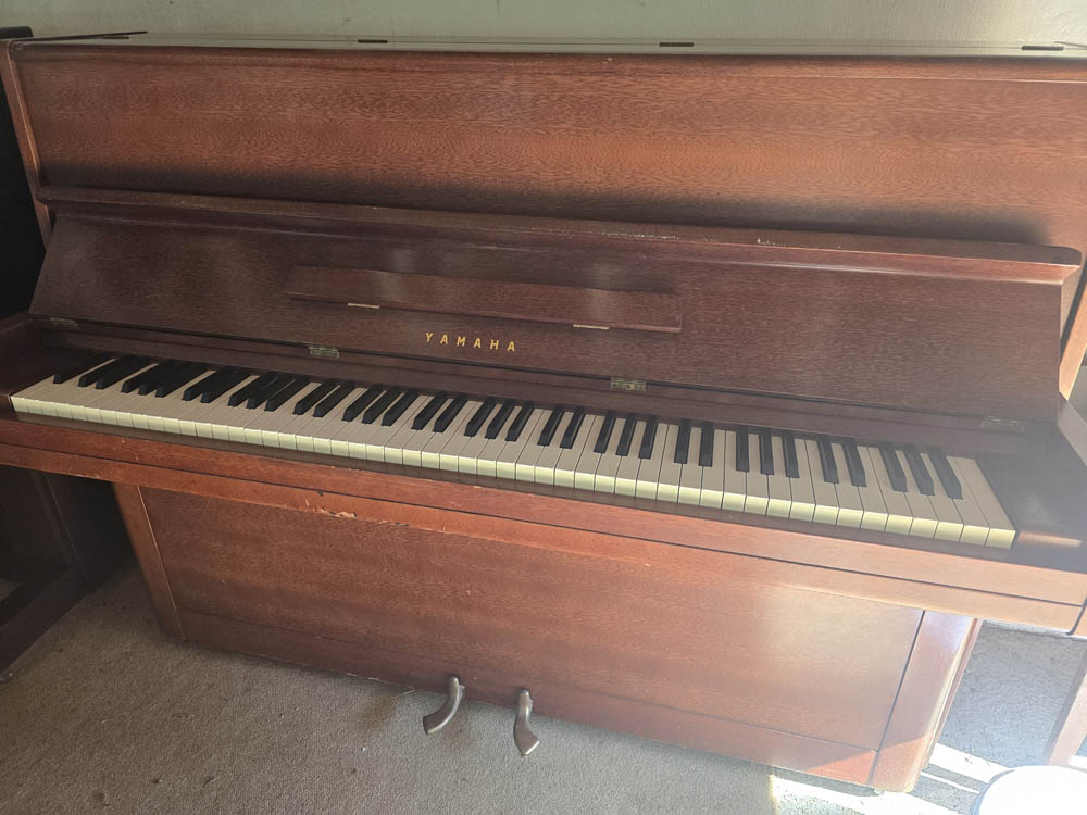 Yamaha Upright Piano 629438